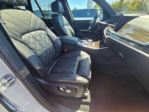 Used 2024 BMW X5 xDrive50e AWD/4WD image 10