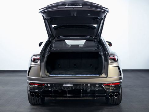 Used 2022 Lamborghini Urus image 11