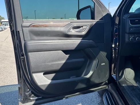 Used 2023 Chevrolet Tahoe Premier w/ Advanced Technology Package AWD/4WD image 22
