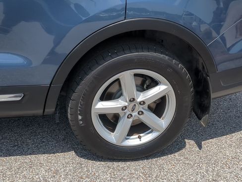 Used 2019 Ford Explorer XLT FWD image 10