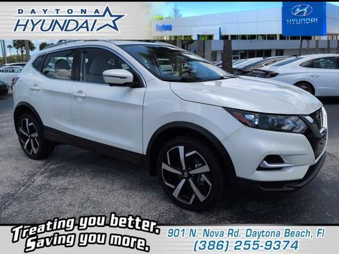 Used 2022 Nissan Rogue Sport SL FWD image 1