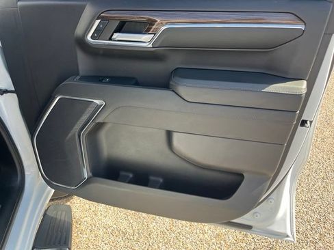 Used 2024 Chevrolet Silverado 1500 LT RWD image 28