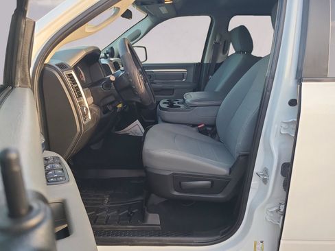 Used 2019 RAM 1500 Classic SLT RWD image 11