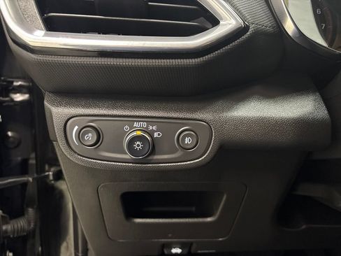 Used 2022 Chevrolet TrailBlazer LT w/ Convenience Package FWD image 25