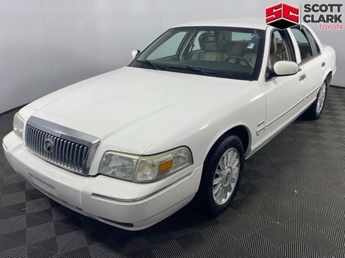 Used 2011 Mercury Grand Marquis LS RWD image 3