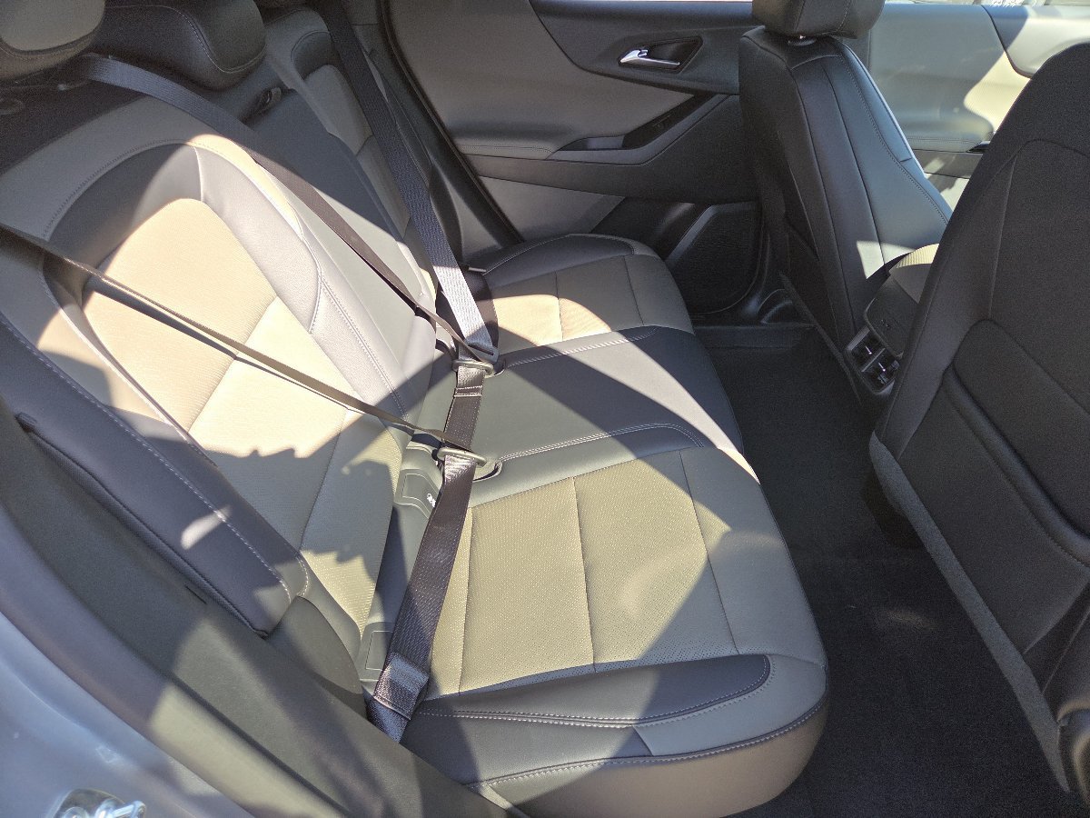 New 2027 Chevrolet Equinox LT w/ Convenience Package II FWD image 25