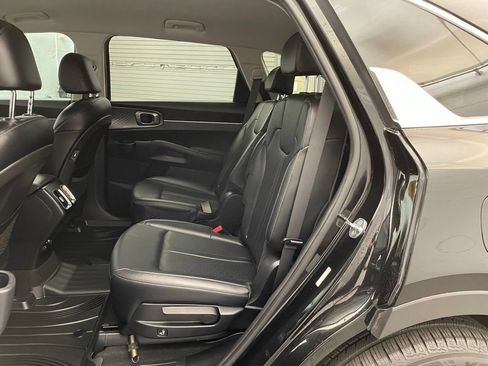 Used 2022 Kia Sorento S FWD image 22