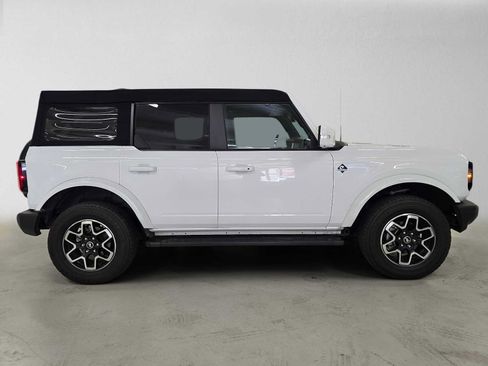 Used 2024 Ford Bronco Outer Banks AWD/4WD image 6