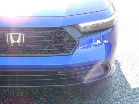 Used 2024 Honda Accord Sport image 9