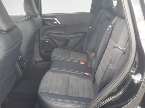 New 2026 Mitsubishi Outlander LE FWD image 24