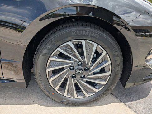 New 2024 Hyundai Sonata Limited FWD image 8