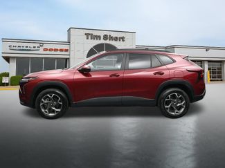 Used 2025 Chevrolet Trax LT w/ Driver Confidence Package FWD video 2