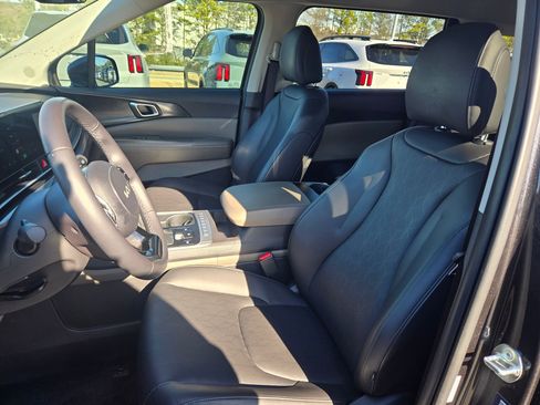 Certified 2025 Kia Carnival LXS image 22