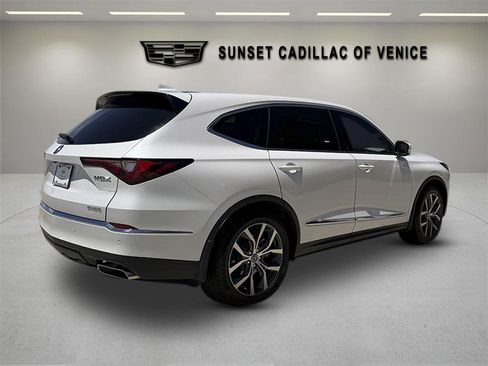 Used 2024 Acura MDX w/ Technology Package AWD/4WD image 3