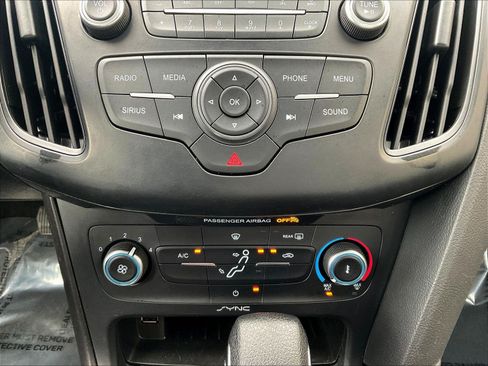 Used 2018 Ford Focus SE w/ Interior Protection Package FWD image 14