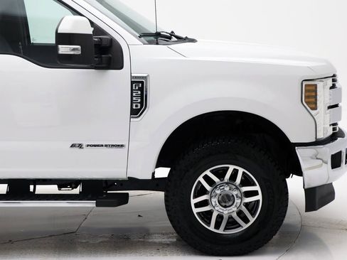 Used 2019 Ford F250 Lariat w/ Lariat Value Package image 4
