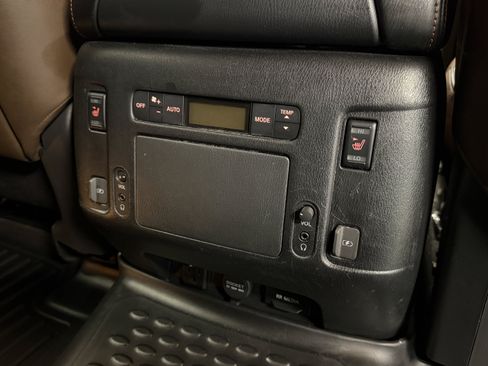 Used 2018 Nissan Armada Platinum w/ Captain Seat Package RWD image 24