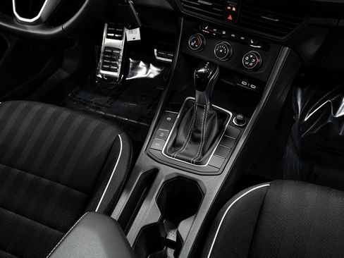 Used 2024 Volkswagen Jetta Sport image 24