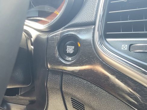 Used 2018 Jeep Grand Cherokee Altitude RWD image 31