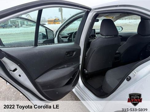 Used 2022 Toyota Corolla LE image 34