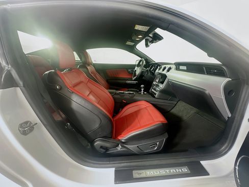 Used 2016 Ford Mustang GT Premium w/ Equipment Group 401A RWD image 27