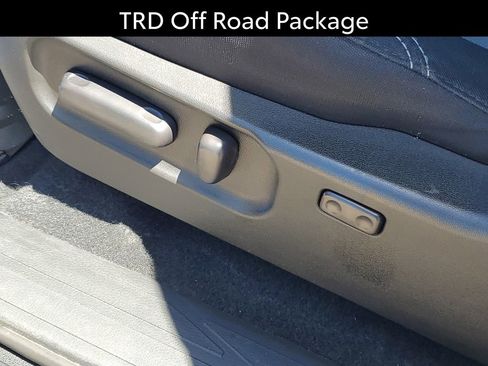 Used 2020 Toyota Tacoma 4x4 Access Cab image 6