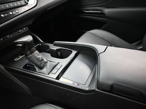 Used 2025 Lexus ES 300h w/ Premium Package FWD image 17