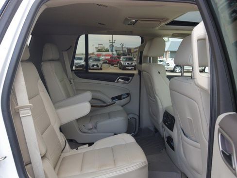 Used 2015 GMC Yukon Denali w/ Premium Package AWD/4WD image 38