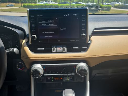 Used 2022 Toyota RAV4 Limited FWD image 19