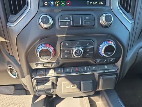 Used 2021 GMC Sierra 1500 Denali w/ Technology Package AWD/4WD image 29