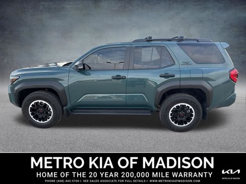 Used 2025 Toyota 4Runner TRD Off-Road Premium image 3