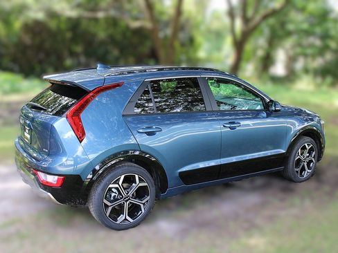 New 2025 Kia Niro EX Touring image 6