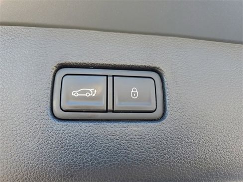 Used 2022 Genesis GV80 2.5T w/ Prestige Package 04 image 10