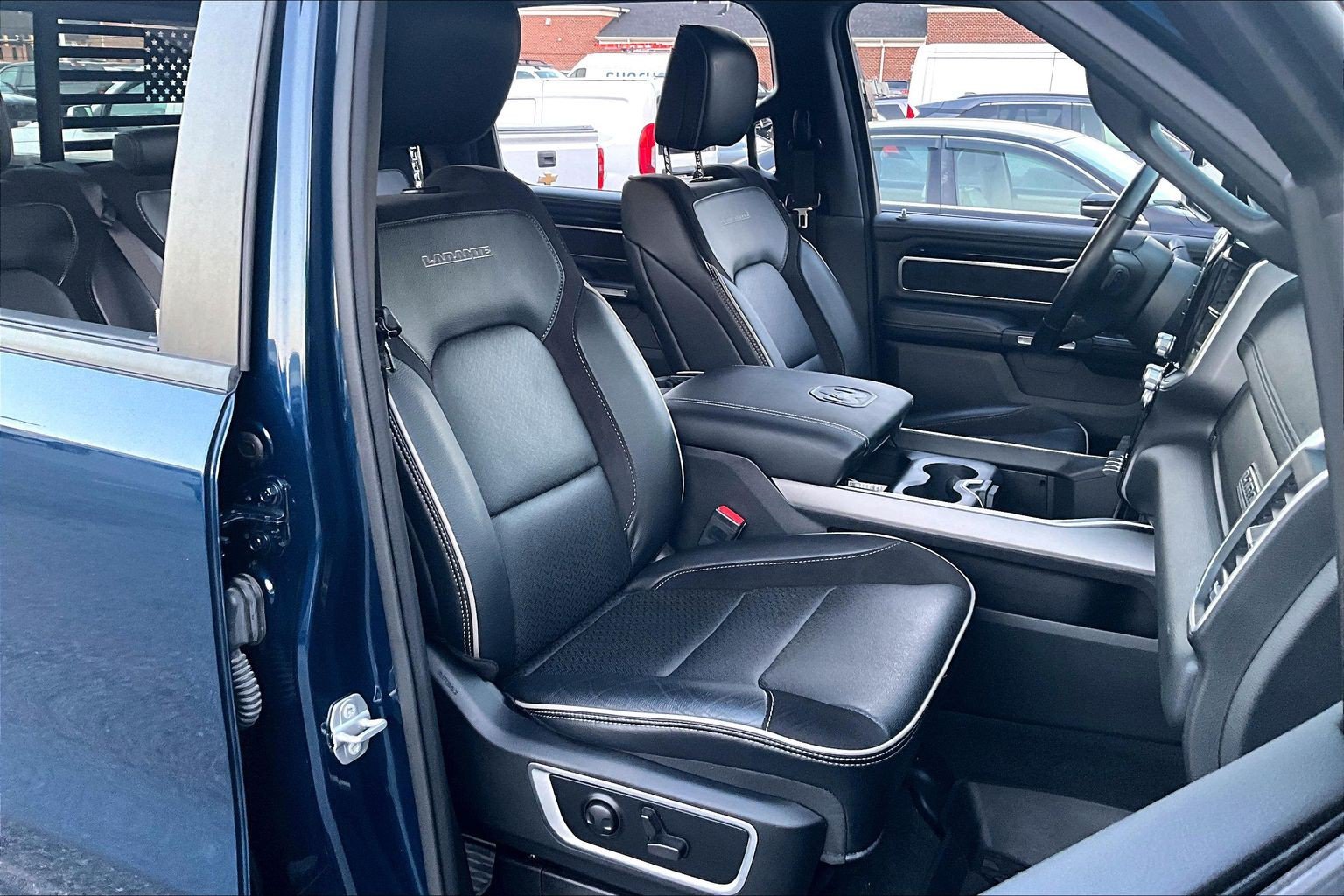 Used 2022 RAM 1500 Laramie w/ Sport Appearance Package AWD/4WD image 7