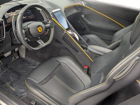 Used 2021 Ferrari Roma RWD image 4