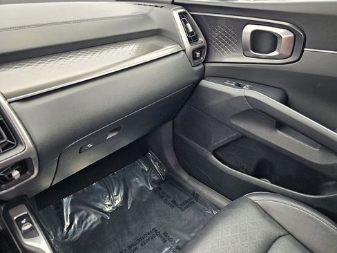 Certified 2023 Kia Sorento S w/ Panoramic Sunroof Package image 71