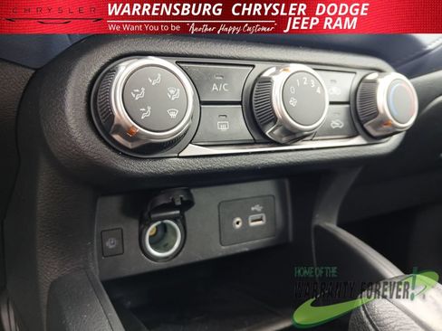 Used 2024 Nissan Versa SV FWD image 20
