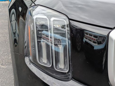 Certified 2025 Kia Telluride SX Prestige AWD/4WD image 8