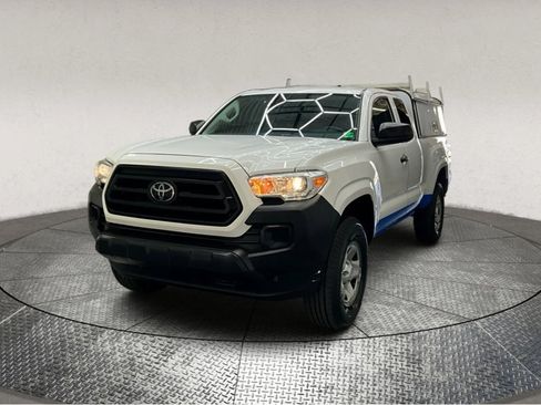 Used 2022 Toyota Tacoma SR image 4