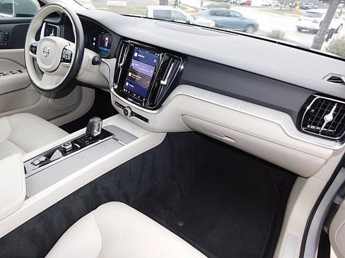 Certified 2024 Volvo V60 B5 Cross Country Plus image 20
