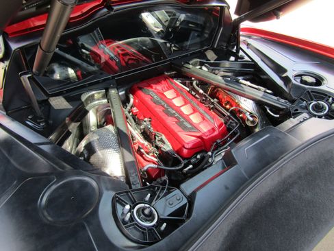 Used 2025 Chevrolet Corvette Stingray Premium Cpe w/ Z51 Performance Package RWD image 20