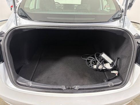 Used 2020 Tesla Model 3 Standard Range Plus image 18