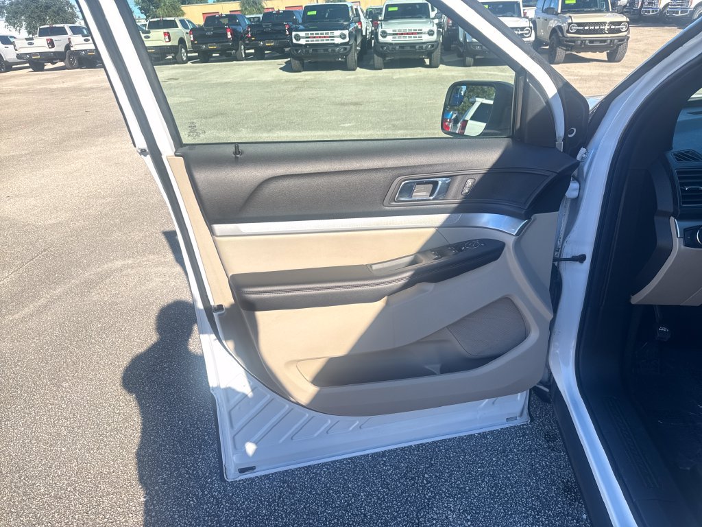 Used 2018 Ford Explorer FWD image 12