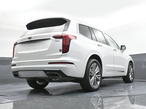 Used 2023 Cadillac XT6 Premium Luxury image 36