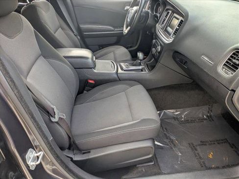 Used 2015 Dodge Charger SE w/ Sport Appearance Group image 20