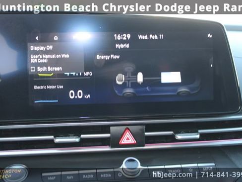 Used 2023 Hyundai Elantra Limited image 28