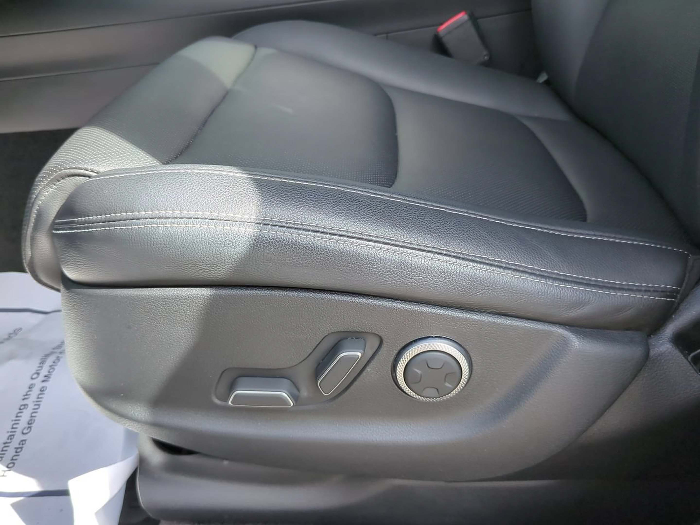 Used 2022 Genesis GV70 2.5T w/ Select Package AWD/4WD image 15