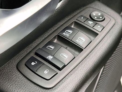 Certified 2023 RAM 1500 Big Horn image 18