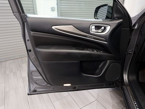 Used 2019 INFINITI QX60 Luxe w/ Essential Package AWD/4WD image 13