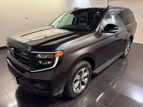 New 2027 Ford Expedition Active AWD/4WD image 3